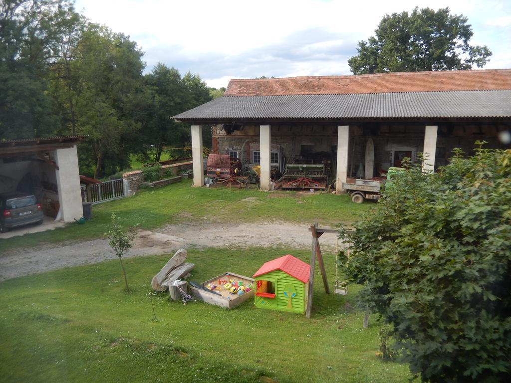Apartment U Lochu Knovicky Экстерьер фото