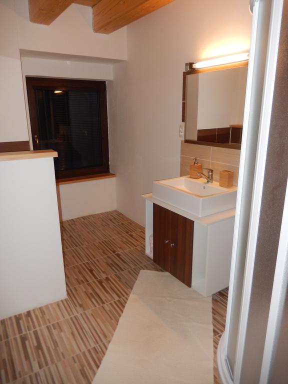 Apartment U Lochu Knovicky Экстерьер фото
